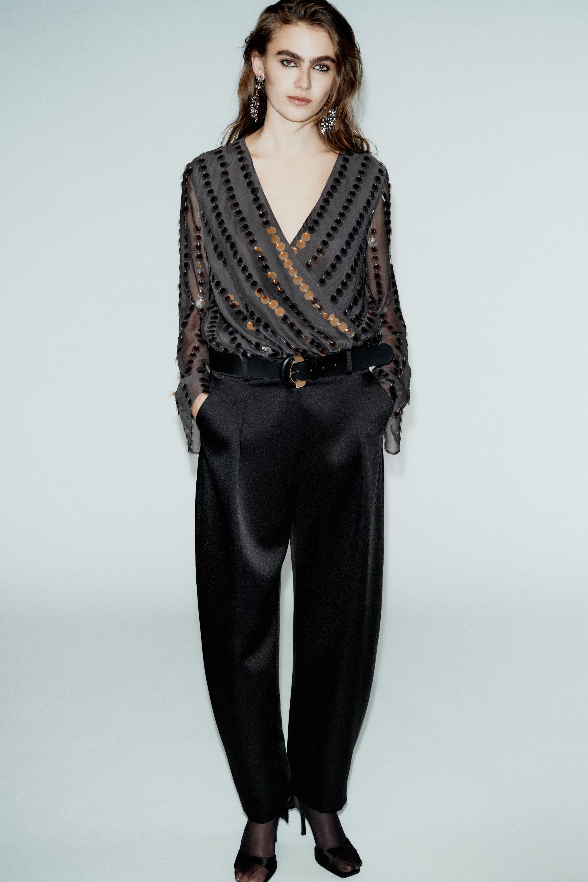 PANTALON BARREL SATINÉ AVEC CEINTURE